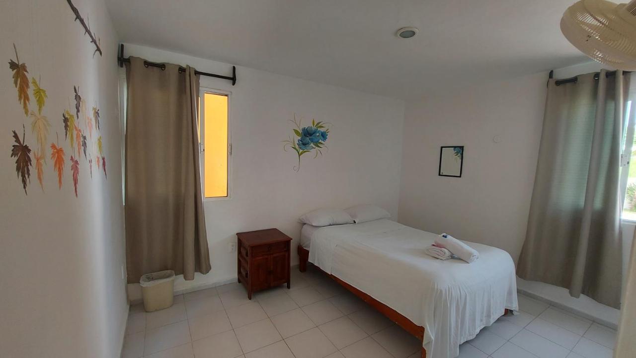 Punta Sam Hostel Cancun Exterior photo