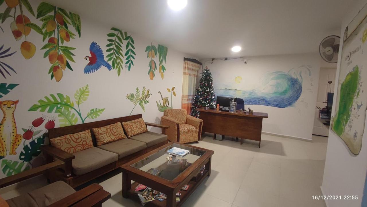 Punta Sam Hostel Cancun Exterior photo