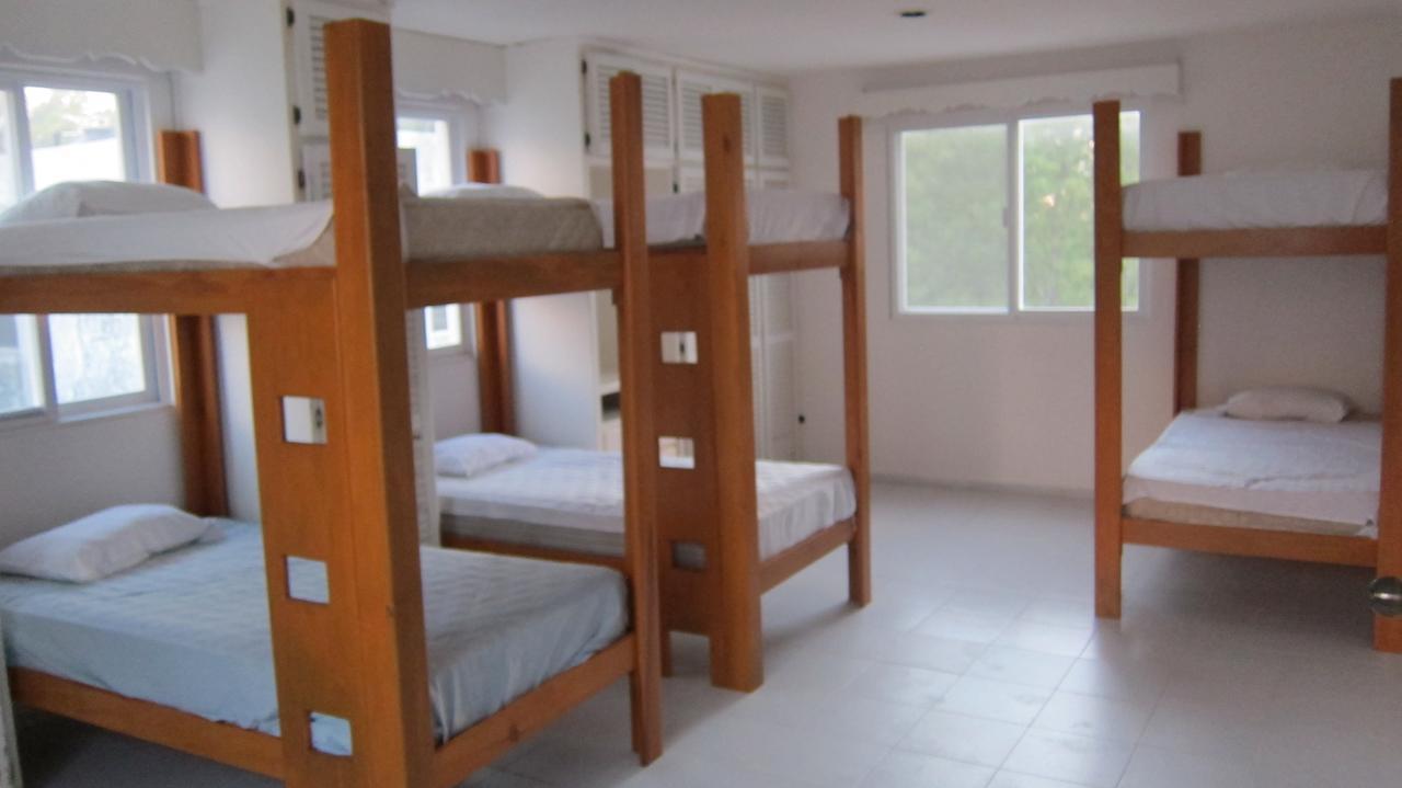 Punta Sam Hostel Cancun Exterior photo