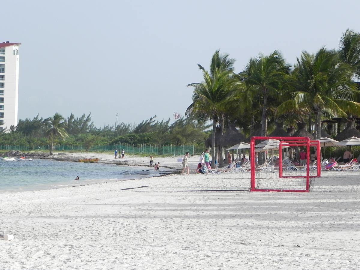 Punta Sam Hostel Cancun Exterior photo